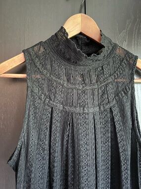 The Limited Black Sleeveless Lace Blouse